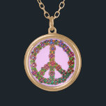 Symbool voor het aantekenteken voor de aanjager goud vergulden ketting<br><div class="desc">Een retro vredesteken / vredessymbool met kleuren van bindkleurige kleuren en heldere gekleurde bloemen erop. Een kleurrijk ontwerp voor trotse hippies / liefhebbers van wereldvrede.</div>