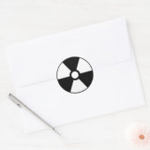 Symbool voor waarschuwingsteken voor het symbool v ronde sticker (Envelop)