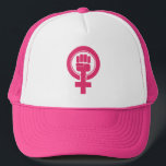 Symbool vrouwenvuist weerstaan trucker pet<br><div class="desc">Dit symbool is voorzien van een roze vuist die in het gendersymbool van het vrouw is opgetild.</div>