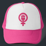 Symbool vrouwenvuist weerstaan trucker pet<br><div class="desc">Dit symbool is voorzien van een roze vuist die in het gendersymbool van het vrouw is opgetild.</div>