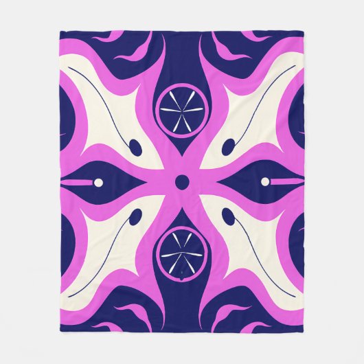 Symmetrical Abstract Pattern in Purple and White Fleece Deken (Voorkant)