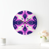 Symmetrical Abstract Pattern in Purple and White Grote Klok (Huis)