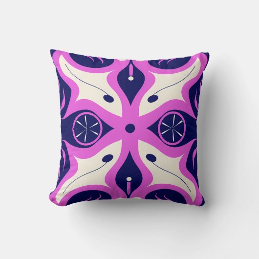 Symmetrical Abstract Pattern in Purple and White Kussen (Voorkant)