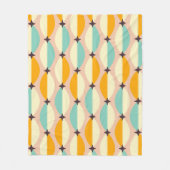 Symmetrical retro pattern with interlocking teal fleece deken (Voorkant)