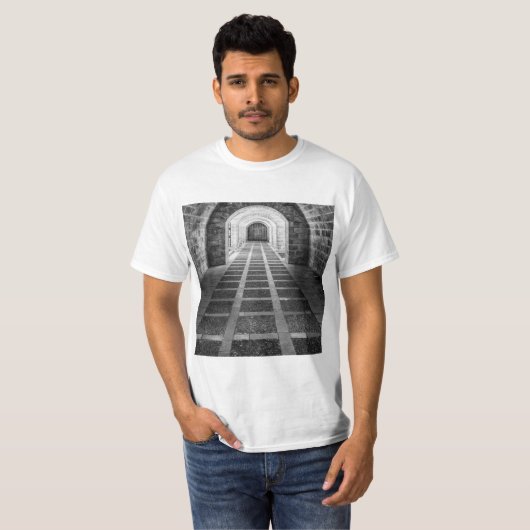 Symmetrie in zwart-wit t-shirt (Voorkant volledig)