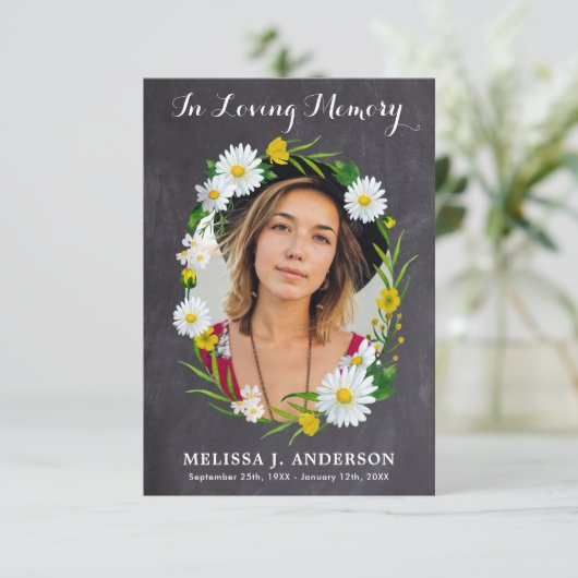 Sympathie Foto Memorial Daisy Floral Funeral Bedankkaart (Staand voorkant)