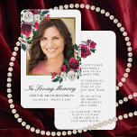 Sympathie Red Rose Black Script Foto Prayer Kaart<br><div class="desc">Stuur deze elegante aangepaste florale gebedskaart naar familie en vrienden ter nagedachtenis aan je geliefde. Dit ontwerp is voorzien van een foto aan de voorkant, gemaakt in faux goud met handbeschilderde rode en witte waterverf rozen met groen. Hieronder in zwart script staan de woorden "In Loving Memory" met een naam...</div>