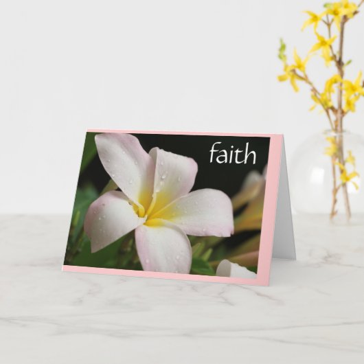 Sympathy Card: Plumeria is een Schriftvers over he Kaart (Gele Bloem)
