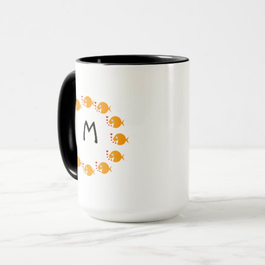Synchroomde zwemguldvis Cute Monogrammed Mok (Voorkant links)