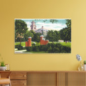 Syracuse U Campus Uitzicht met Lyman Hall Canvas Afdruk (Insitu (Woonkamer))