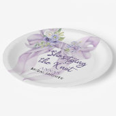 Syringa lint ze doet de strik in bruids douche papieren bordje (Gekanteld)