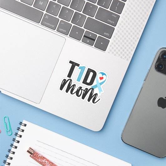 T1D Mom Diabetes Awareness Ribbon Family Gift Sticker (Laptop met iPhone)