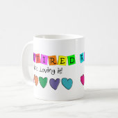 T-Hemden en cadeautjes: "Gepensioneerd en leuk" Koffiemok (Voorkant links)