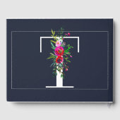 T Letter Initiaal Monogram Bloemen Naam Bruiloft Gastenboek (Achterkant)