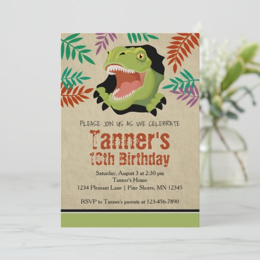 T Rex Dinosaur Birthday Invitations │ Green Kaart (Staand voorkant)