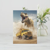 T-Rex Dinosaurus Chasing a Dump Truck Verjaardagsf Kaart (Staand voorkant)