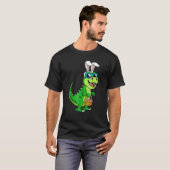 T Rex Easter Bunny met eiermandje Funny Dinosaur T-shirt (Voorkant volledig)