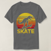 T rex skateboarder Retro skateboarden T-shirt (Design voorkant)