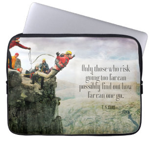 T.S. Eliot Inspirerend quote "Hoe ver" Laptop Sleeve