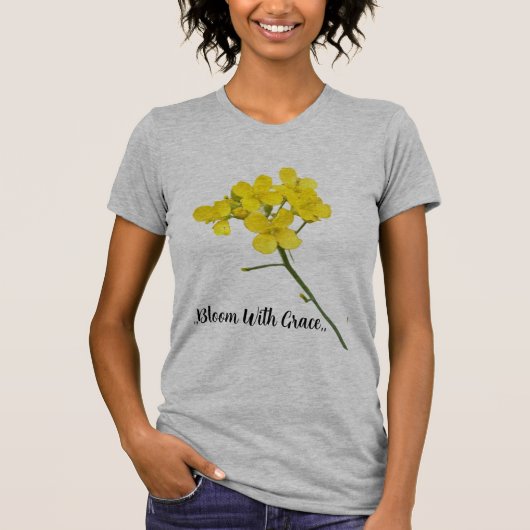 T-Shirt "Bloei met Grace: Mosterd Bloem Design T (Voorkant)