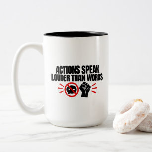 T-shirt 'Daden Spreken Harder Dan Woorden' Tweekleurige Koffiemok