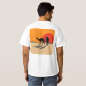 T-Shirt: Design "Kamele und Sonnenuntergang" T-shirt (Achterkant volledig)
