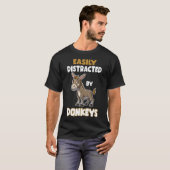 T-shirt 'Gemakkelijk Afleidbaar Door Ezel' (Voorkant volledig)