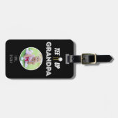 T-shirt het op Opa Custom Photo Vaderdag Zwart Bagagelabel (Voorkant horizontaal)