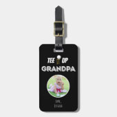 T-shirt het op Opa Custom Photo Vaderdag Zwart Bagagelabel (Voorkant verticaal)