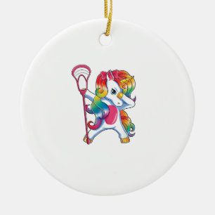 T-shirt met dabende eenhoorn en lacrosse-motief vo keramisch ornament