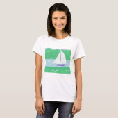 T-shirt met een ontwerp voor een zeilboot en bergp (Voorkant volledig)