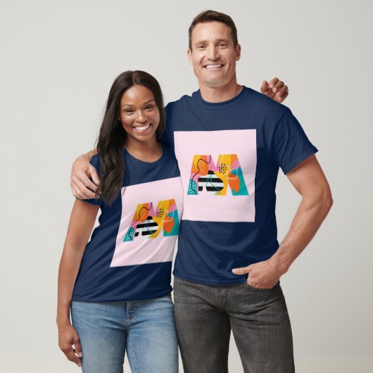 T-shirt met initiële kunst M (Unisex)