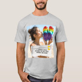 T-shirt met kauwgomwikkelgrappen en Crocs (Voorkant)