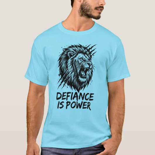 T-shirt met leeuw en tekst Defiance Is Power – Bor (Voorkant)