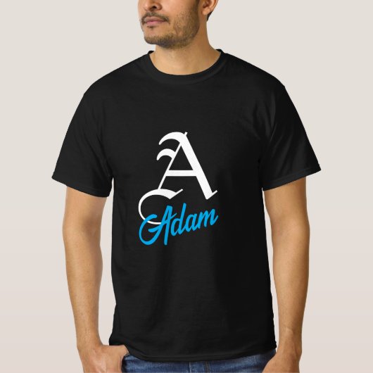 T-shirt met monogramletter A en eigen naam in het (Voorkant)