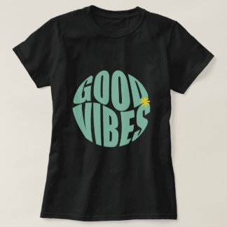 T-shirt met naam en goede vibes op maat gemaakt