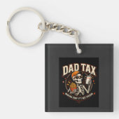T-shirt met skelet en vaderbelasting sleutelhanger (voorkant)