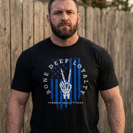 T-shirt met skelet hand en USA-vlag met 'Bone Deep