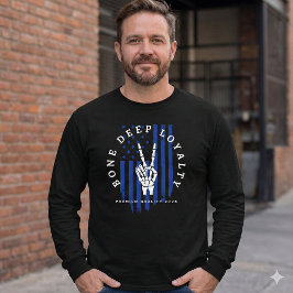 T-shirt met skelet hand en USA-vlag met 'Bone Deep