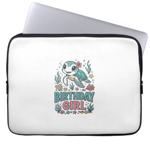 T-shirt met verjaardagsmeisje zeeschildpad en vint laptop sleeve