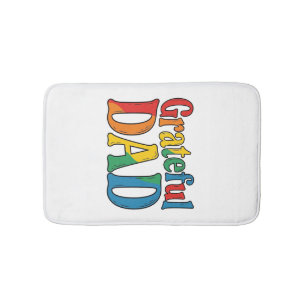 T-shirt met vintage regenboog typografie voor dank badmat