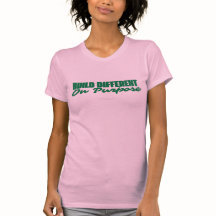 T-shirt met zwarte waardering, doelbewust anders g