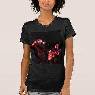 T-Shirt neerleggen