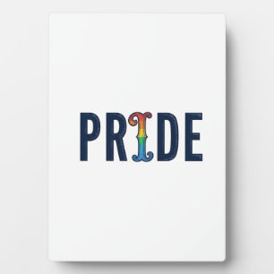 T-Shirt Ontwerp met Retro Pride Regenboog Letterty Fotoplaat