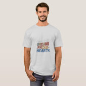 T-shirt ontwerp met trots Amerikaanse harten (Voorkant volledig)