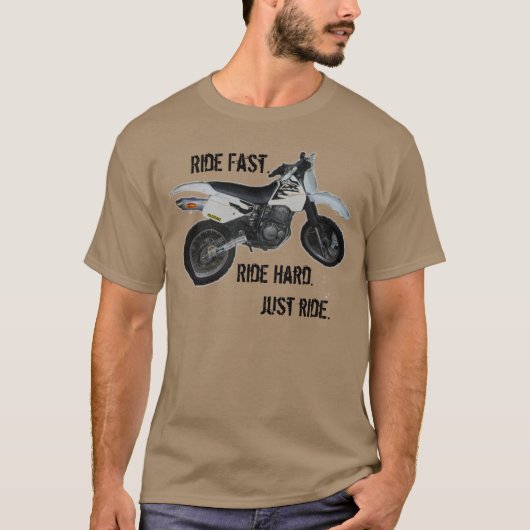 T-Shirt Suzuki DR past ColorsTribal aan (Voorkant)