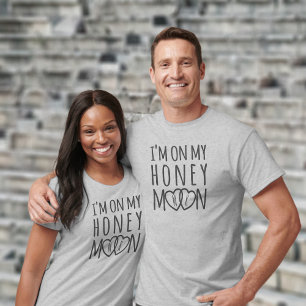 T-shirt voor pasgehuwden 'Op mijn huwelijksreis'