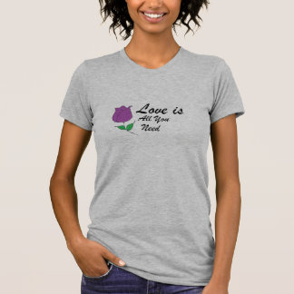 T-shirt voor vrouwen 'Liefde is alles wat je nodig