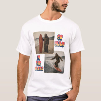 T-ShirtBigfoot Surft — Ga springen in het water T-shirt