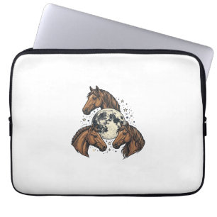T-shirtontwerp met gegraveerde paard en maan vecto laptop sleeve